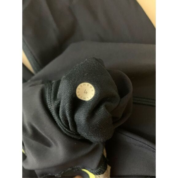 Lululemon Kick Serve Sweat Tight 25" True Navy women’s size 4 - Picture 6 of 6